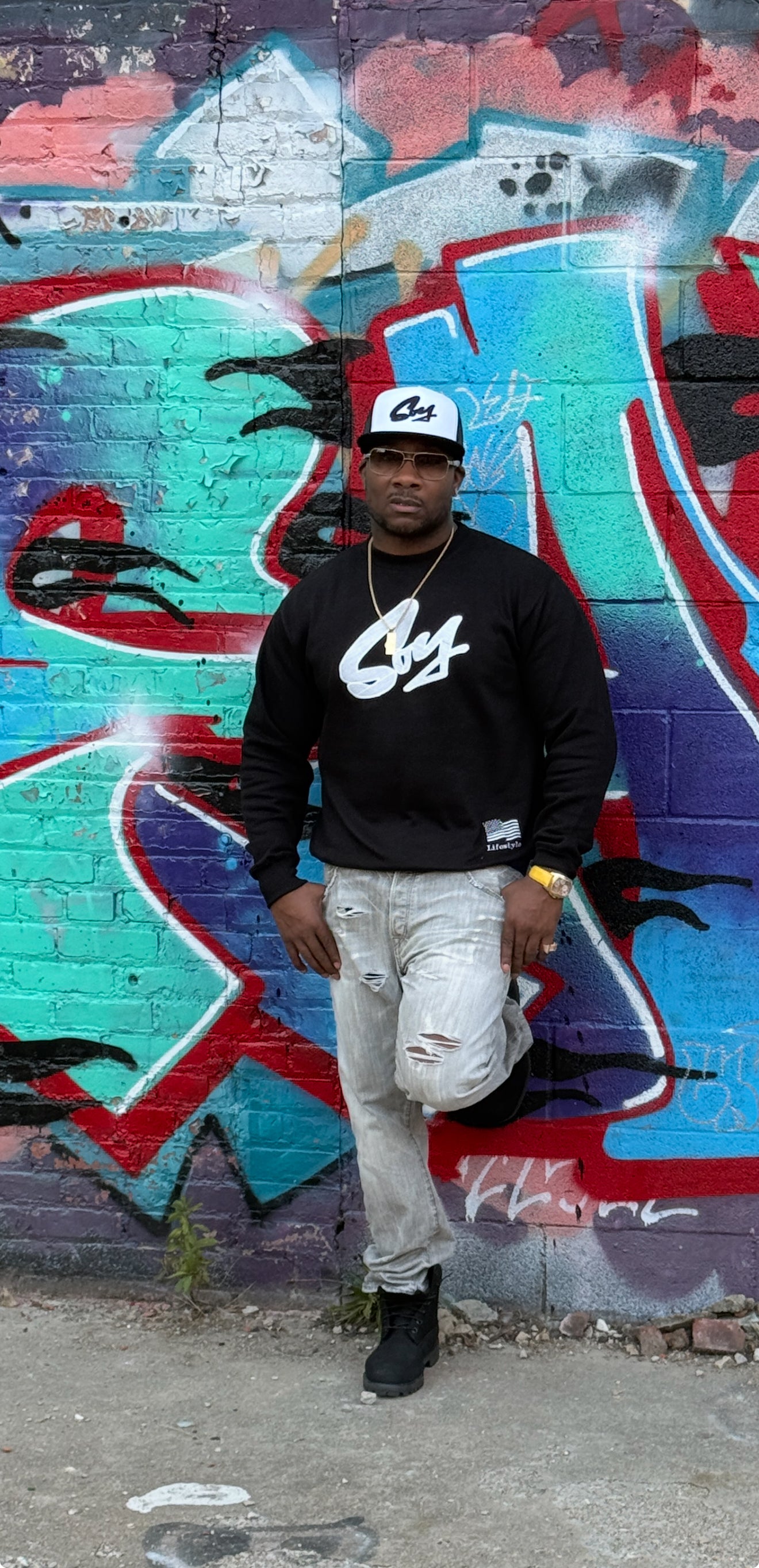 Black and white soy sweater.