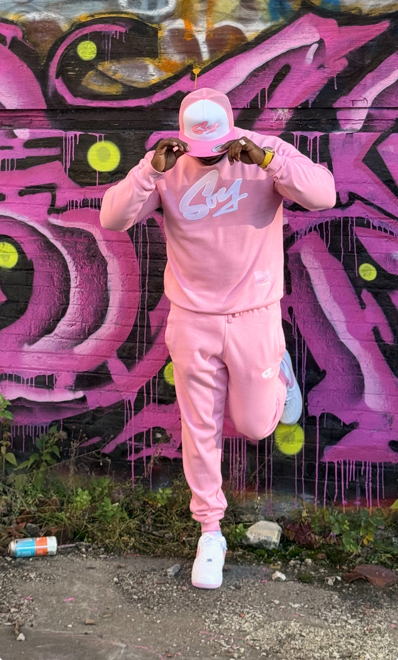 Lite pink and white soy sweater and joggers set.